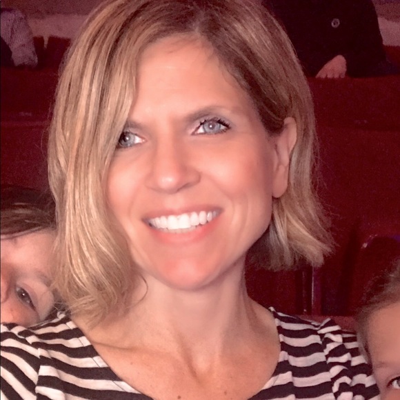 Meet your Posher, Katie - Picture 1 of 3